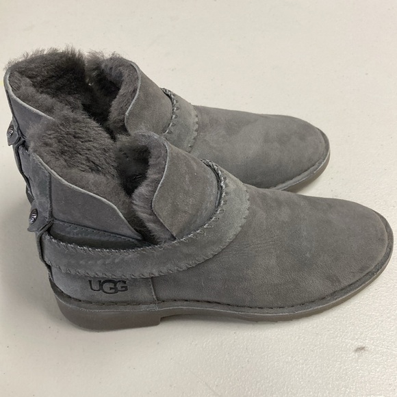 UGG McKay boot in EUC Women’s size 7 Grey Suede - Picture 2 of 8